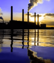 日落时分工厂烟囱倒影景象3124#横屏 
