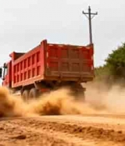  红色自卸车行驶扬起尘土2376#横屏 	 