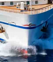  海洋中航行的白色游轮466#横屏 	 