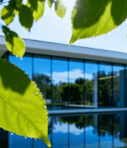 绿叶掩映下的现代建筑景观4482#横屏 