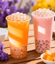 两杯珍珠奶茶与水果特写3884#横屏 