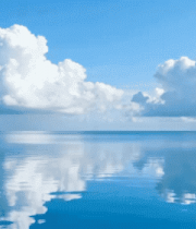 蓝天白云下的平静海面2898#横屏 