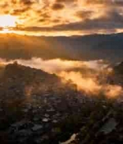  贵州苗寨日出全景2673#横屏 	 