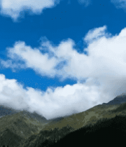 蓝天白云下的山脉森林景观1523#横屏 