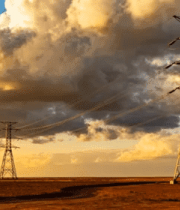 旷野中的高压输电塔2514#横屏 