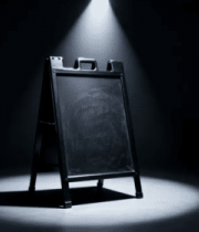 聚光灯下的立式广告牌4018#横屏 