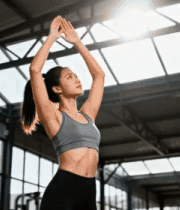 健身房女性做伸展运动1564#横屏 