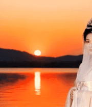 湖畔古装女子夕阳下的倩影5317#横屏 