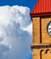 红顶钟楼与蓝天白云景观5289#横屏 