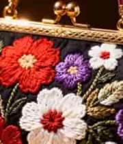  刺绣花卉口金包特写1656#横屏 	 