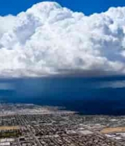  城市上空巨大积雨云俯瞰417#横屏 	 