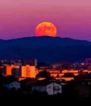  城市上空升起的满月景观4#横屏 	 