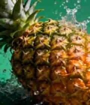  菠萝入水溅起水花特写1537#横屏 	 