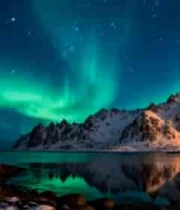  北极极光下的雪山湖泊夜景850#横屏 	 