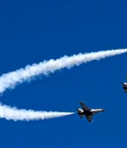  战机编队蓝天特技表演3127#横屏 	 