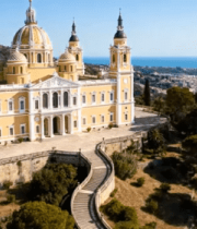 俯瞰欧式大教堂及周边风光895#横屏 