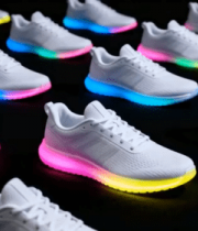 带彩色灯光的白色运动鞋展示522#横