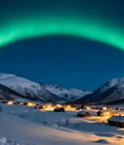 北极地区极光下的村庄景象1740#横