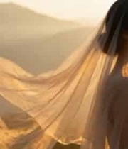  夕阳下的头纱女子2401#横屏 	 