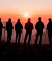  团队登山观日出剪影2260#横屏 	 