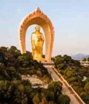  山顶巨大金色佛像1939#横屏 	 