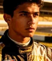  赛车手赛道专注特写1879#横屏 	 