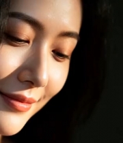  女性温柔微笑特写1667#横屏 	 