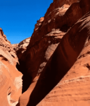 红色岩壁峡谷风光915#横屏 