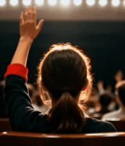 观众举手积极参与互动741#横屏 