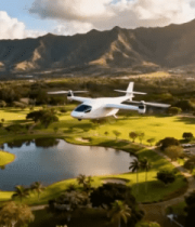 飞机低空掠过绿色高尔夫球场474#横屏 