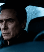 车内沉思的男人160#横屏 