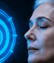 老年女性注视虚拟网络符号208#横屏 