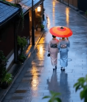 雨中穿和服女子撑伞走在小巷5782#横屏 