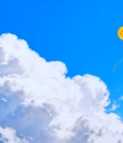 蓝天中漂浮的笑脸气球571#横屏 