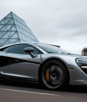 银色跑车开着车门行驶在路上4012#横屏 