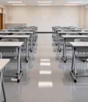 空旷教室桌椅整齐摆放13103#横屏 