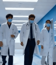 医院走廊行走的医护人员9413#横屏 