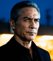 夜晚街头的中年男子1306#横屏 