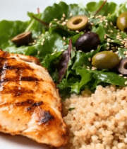 烤鸡肉沙拉与藜麦美食素材8203#横屏 