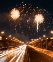 夜晚城市道路烟花绽放2718#横屏 