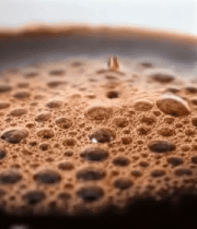 咖啡倒入白色容器特写1911#横屏 