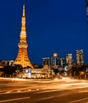 夜晚东京铁塔前街道车流6654#横屏 