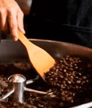 咖啡师搅拌咖啡豆11936#横屏 