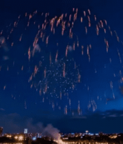 夜空中绽放的绚丽烟花359#横屏 