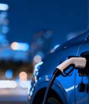 夜间新能源汽车充电桩充电场景(1)8934#横屏 