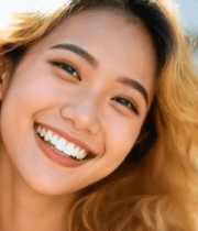 卷发女性微笑特写素材7008#横屏 