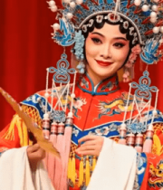 京剧演员手持折扇舞台扮相10176#横屏 