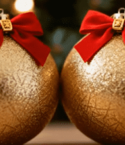 金色圣诞装饰球特写5556#横屏 