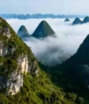广西桂林喀斯特地貌山峦云海3867#横屏 