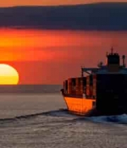 海上日落货轮航行画面468#横屏 